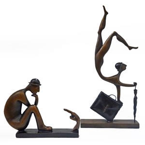 Janene Sullivan is a New Zealand based sculptor working in bronze