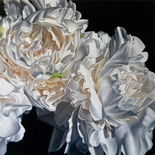 Julie Battisti paints fine floral and cloudscape paintings in oil on linen