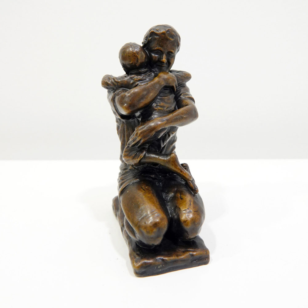 Hug (miniature)