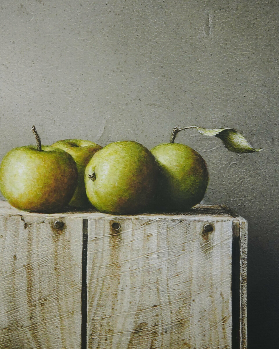 Apples on Box